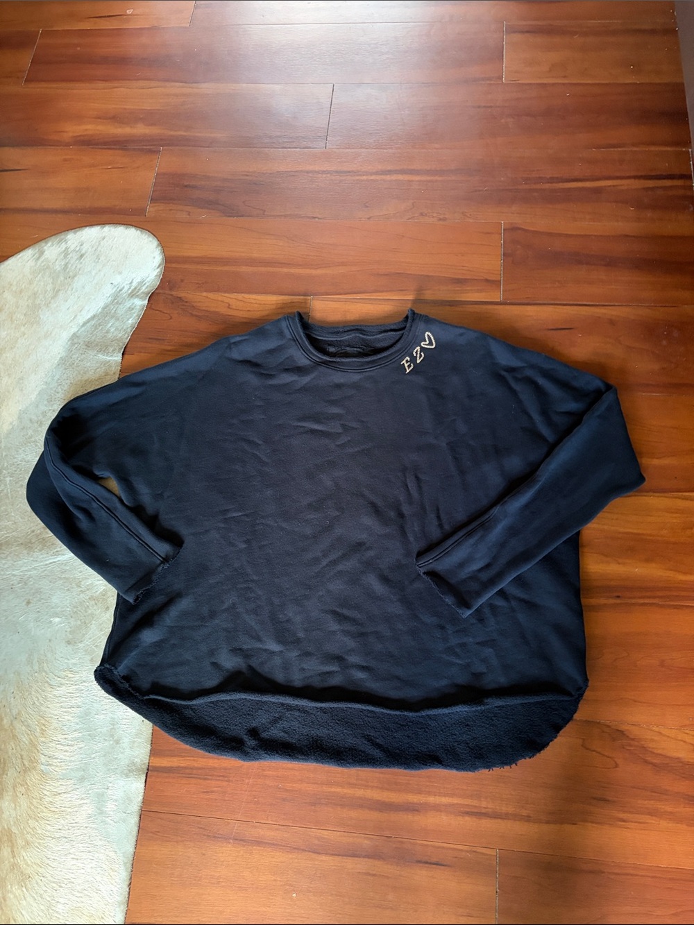 Frank & Eileen Black Crewneck Sweatshirt with Shoulder Embroidery Sz S